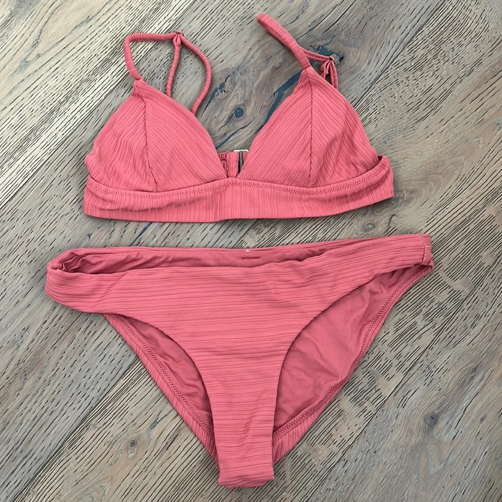 COPY - Rip curl triangle bikini - Picture 1 of 3